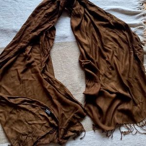 Brown scarf or shawl
